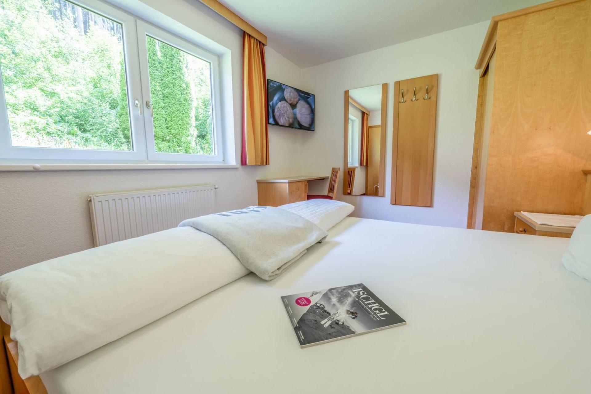 Haus Waldhof Hotel Ischgl Room photo