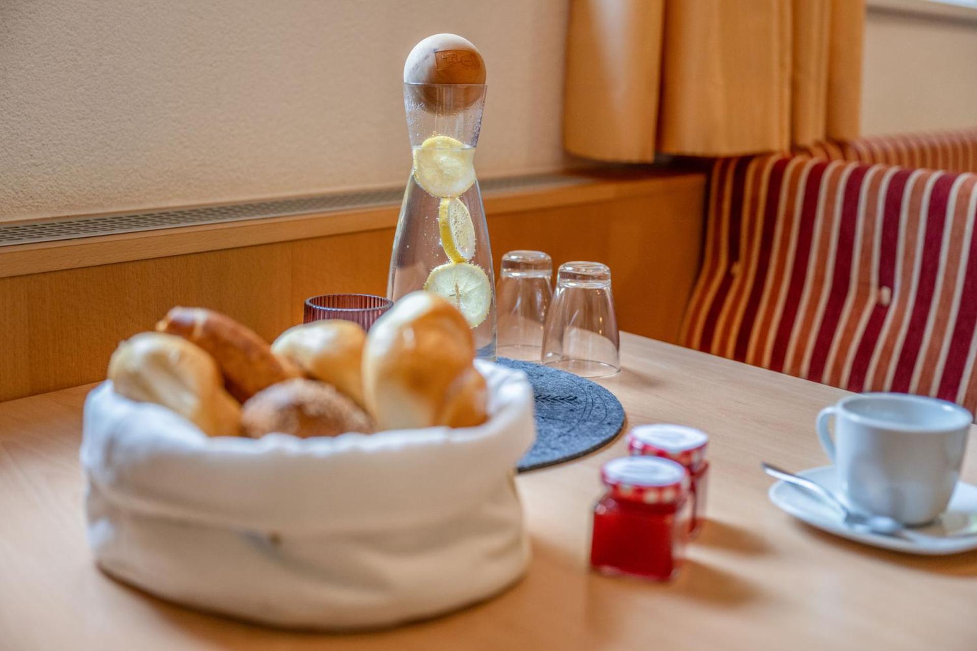 Haus Waldhof Hotel Ischgl Room photo