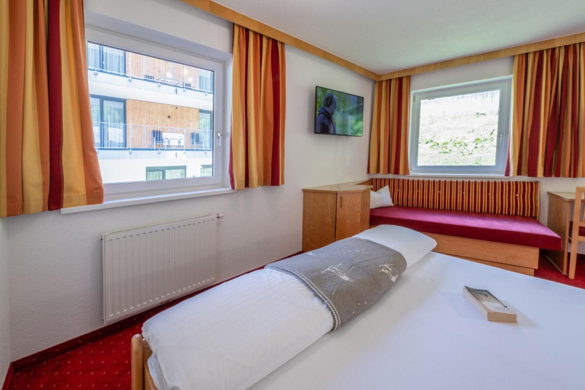 Haus Waldhof Hotel Ischgl Exterior photo