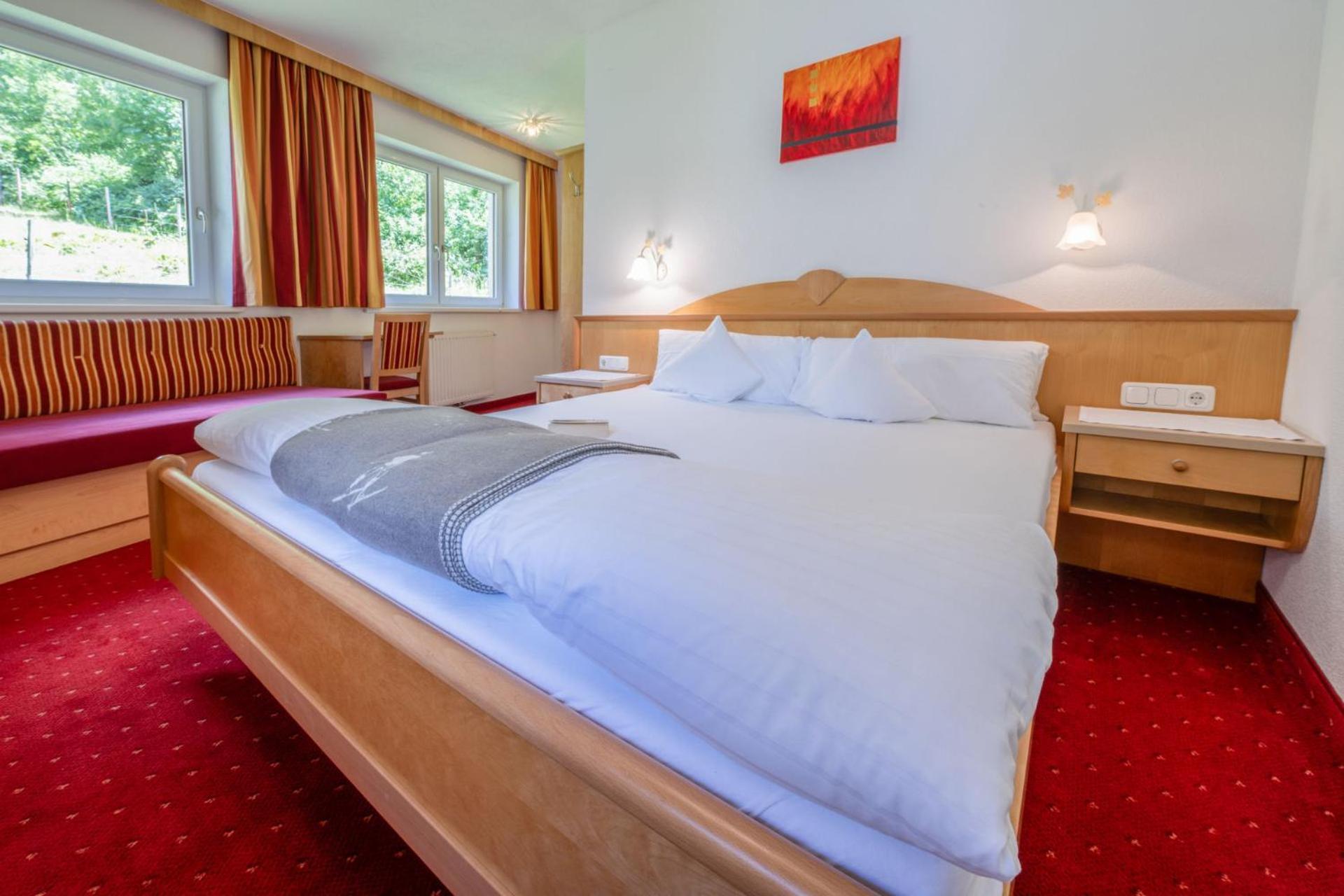 Haus Waldhof Hotel Ischgl Exterior photo