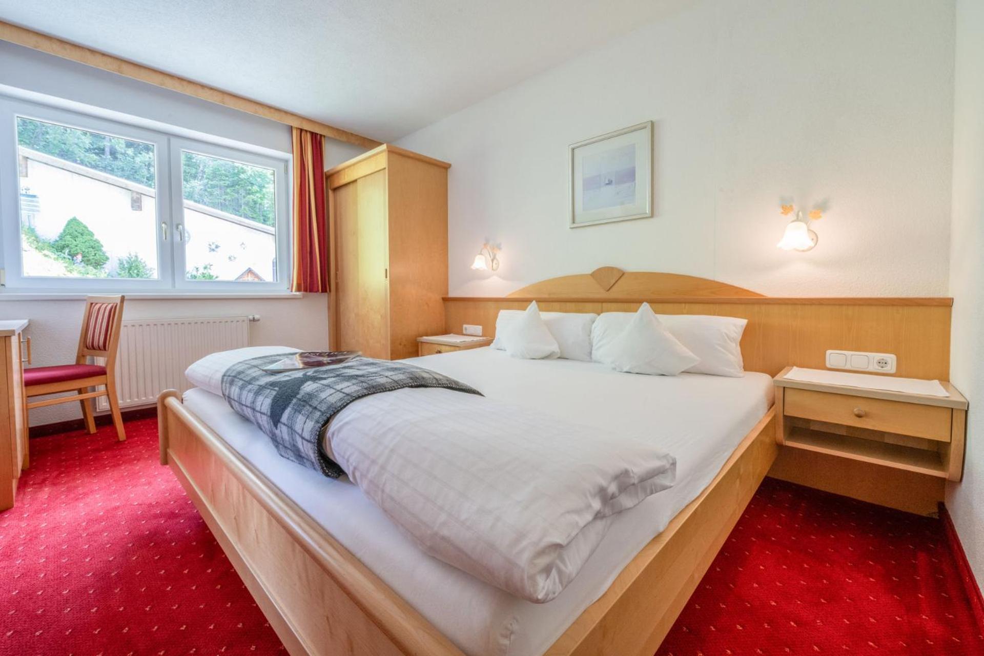Haus Waldhof Hotel Ischgl Exterior photo